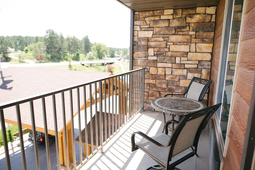Holiday Inn Express & Suites Custer Mt Rushmore - photo 17
