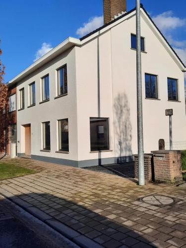 Dea - carbon neutral hotel in Izegem