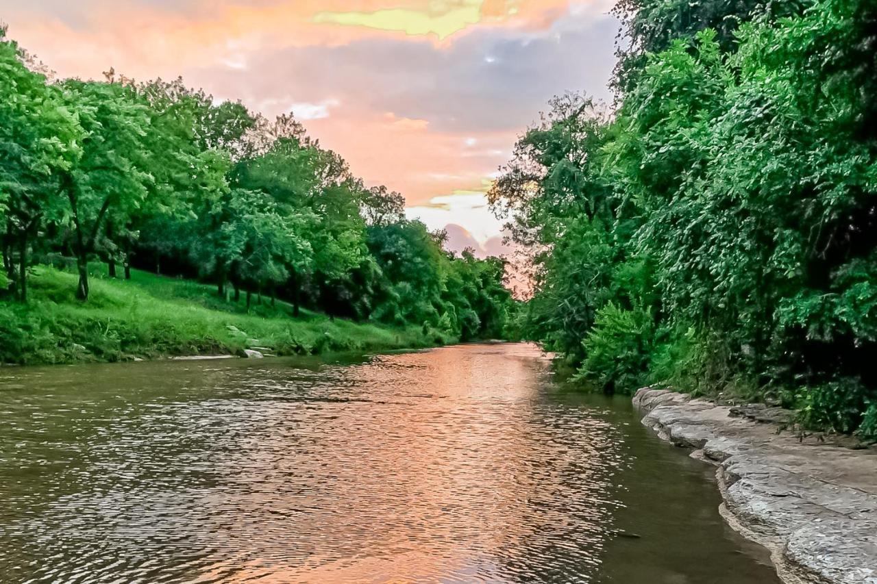Riverfront Oasis 1 - last minute hotel in Liberty Hill