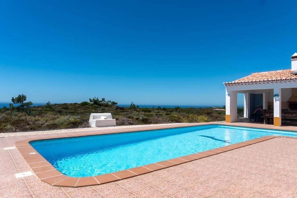 Moradia com piscina e vista Mar in Aljezur, Portugal