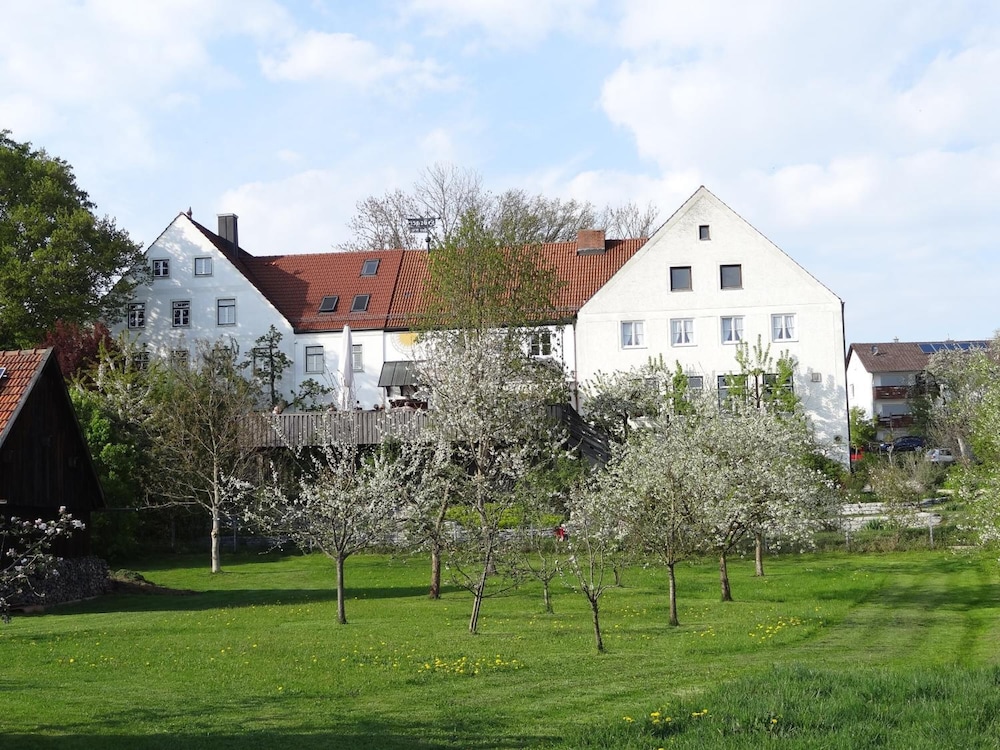 Horger Biohotel Und Tafernwirtschaft — Fahrenzhausen