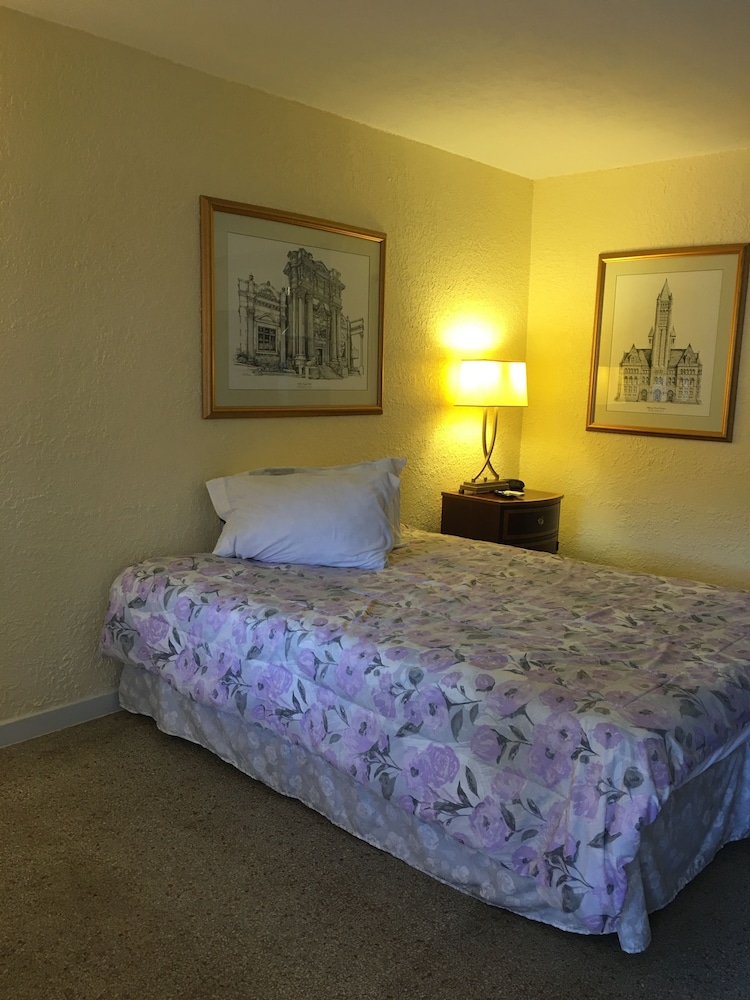 Economy Lodge - photo 5
