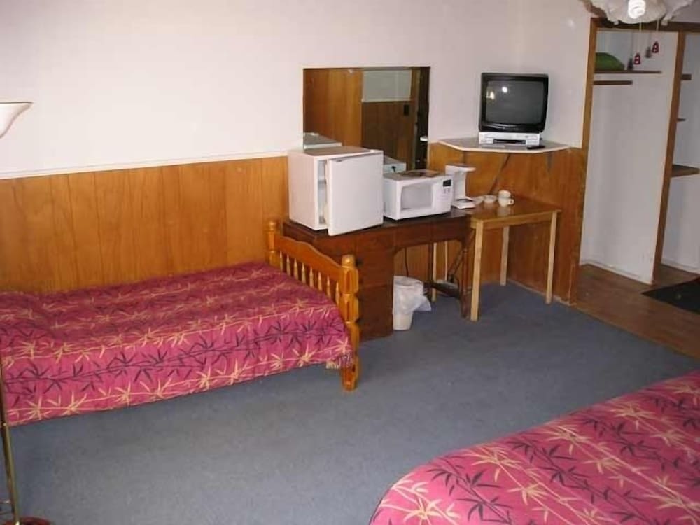The Riverside Inn - photo 9