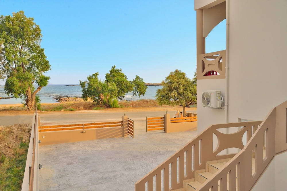 Kolimbito Sea Side — 4-Star Luxury Hotel in Kissamos, Greece