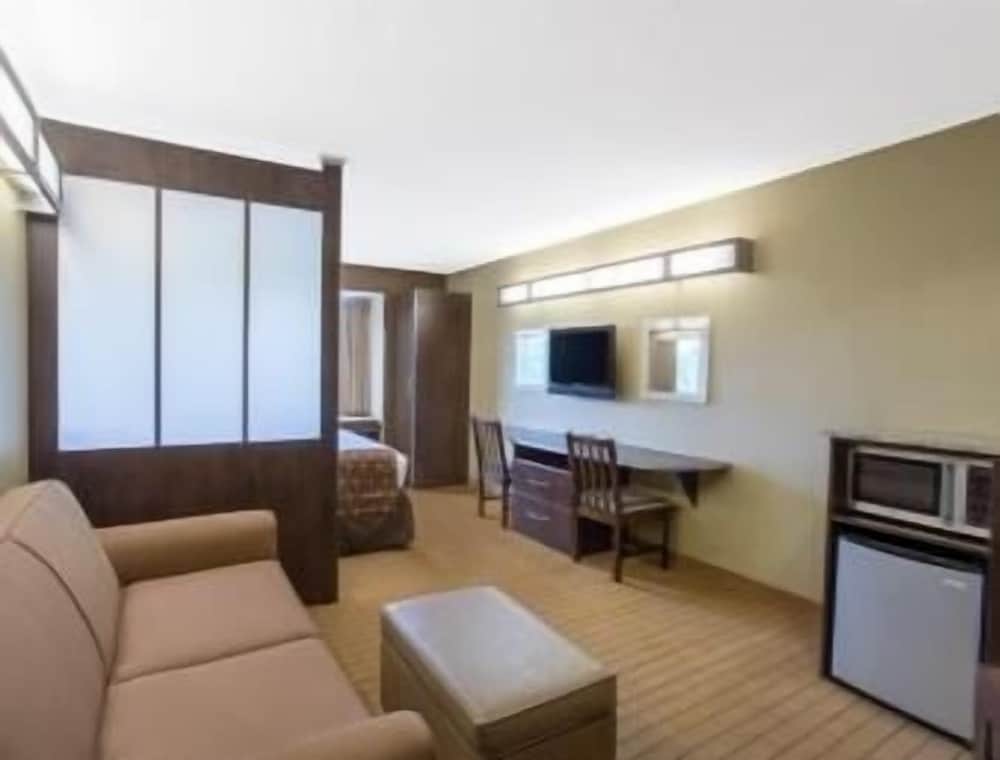 Microtel Inn & Suites by Wyndham Marietta - photo 7
