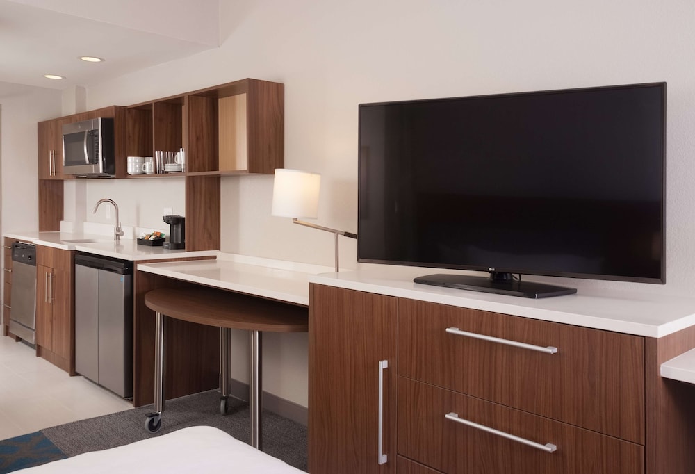 Home2 Suites by Hilton Atlanta Perimeter Center - photo 10