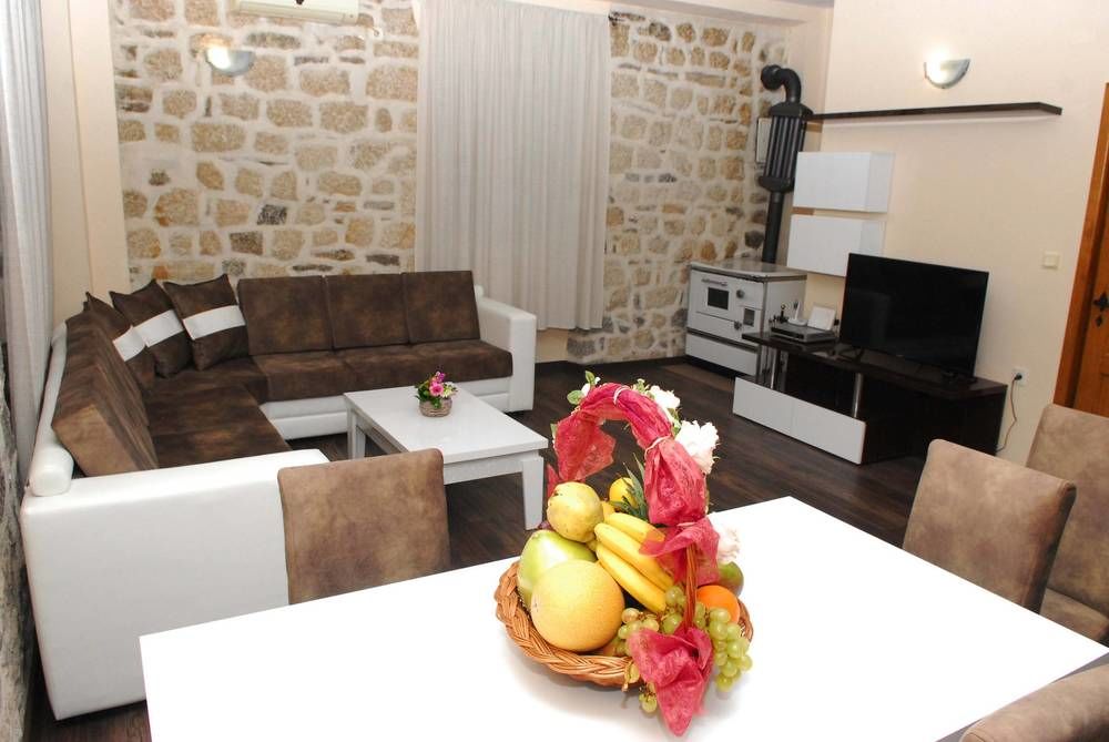 Villa Andrea Apartments with parking — 4-Star Luxury Hotel in Kotor, Montenegro