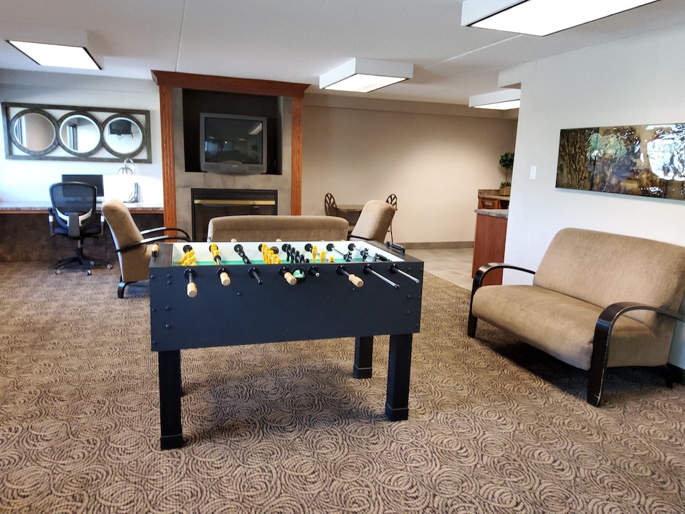 Klopfenstein Inn and Suites - photo 40