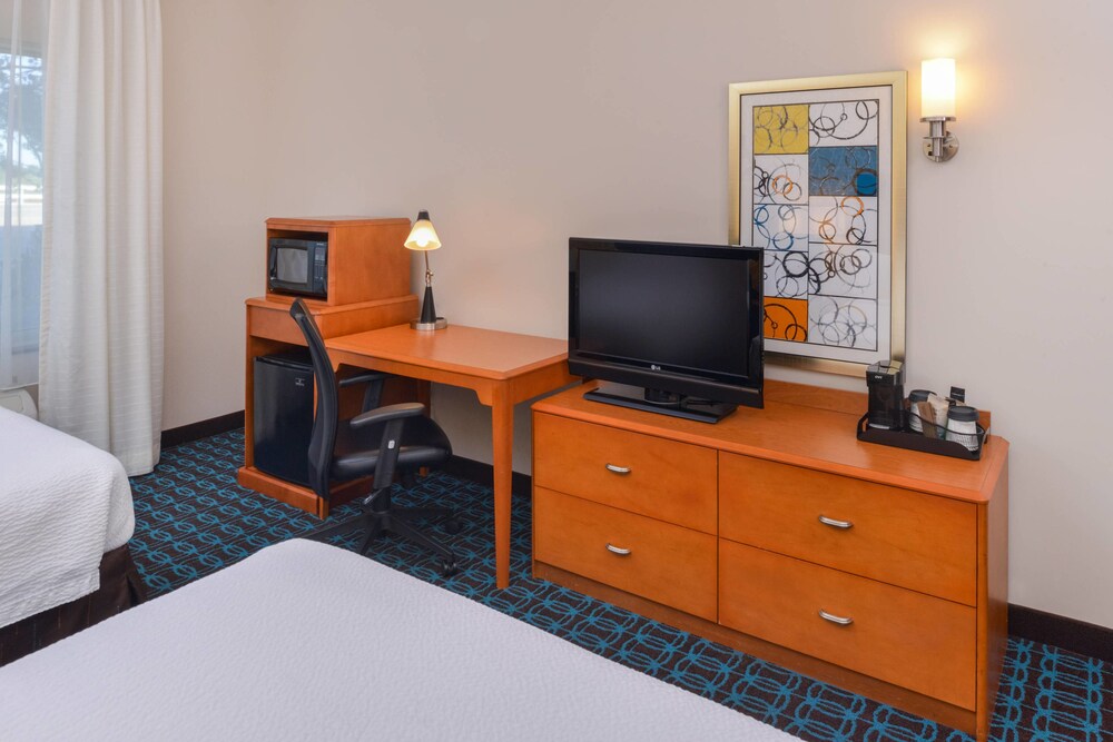 Fairfield Inn & Suites by Marriott Santa Maria - photo 22