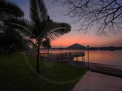 Yguazu Resort — Unknown City