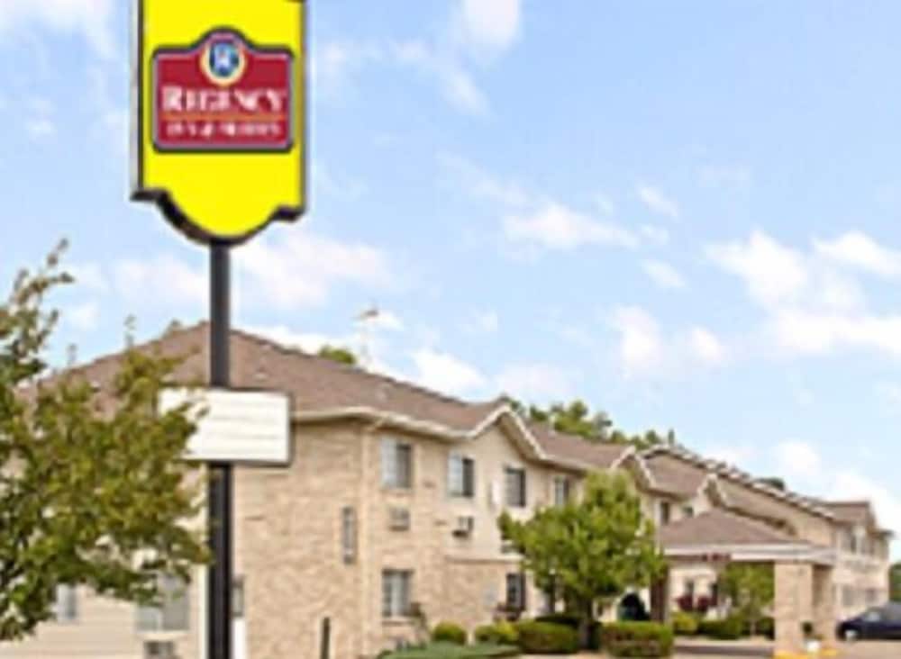 Regency Inn and Suites Anoka - photo 2