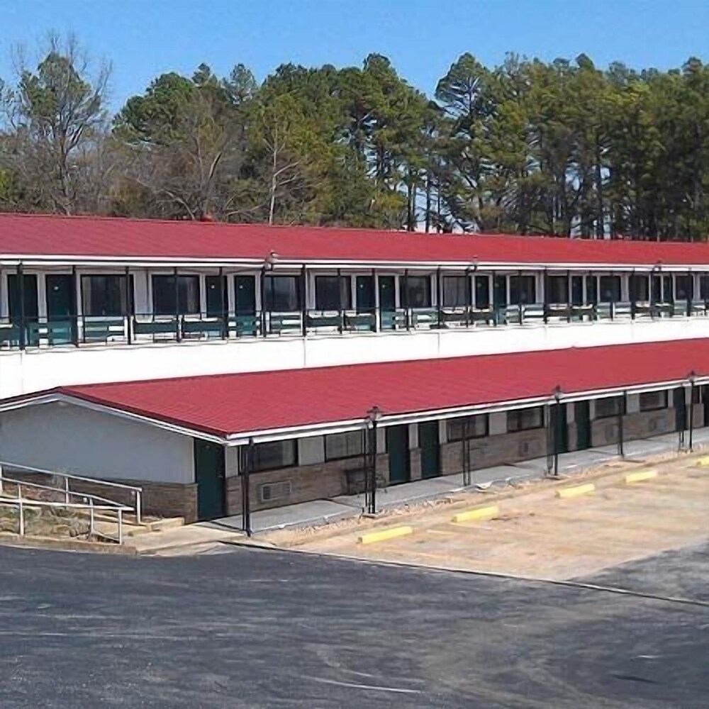 Family Budget Inn - photo 2