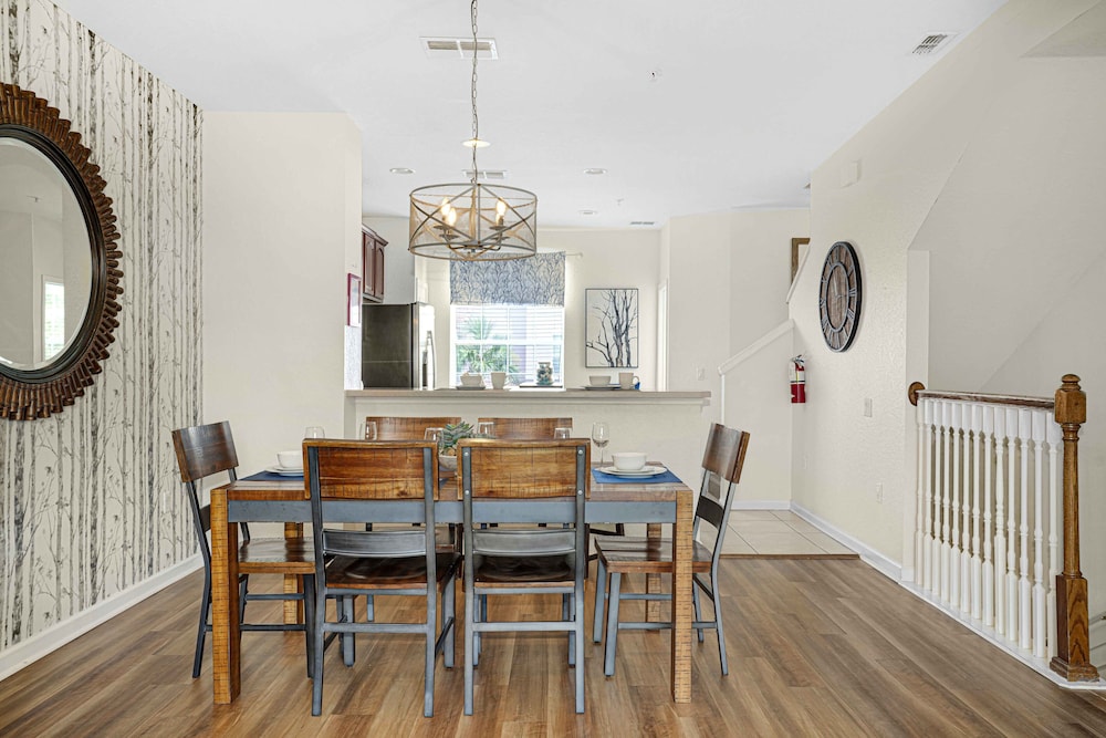 Spacious Townhome W patio & Garage Sleeps10 - photo 13