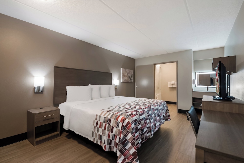 Red Roof Inn Chattanooga Hamilton Place - photo 10
