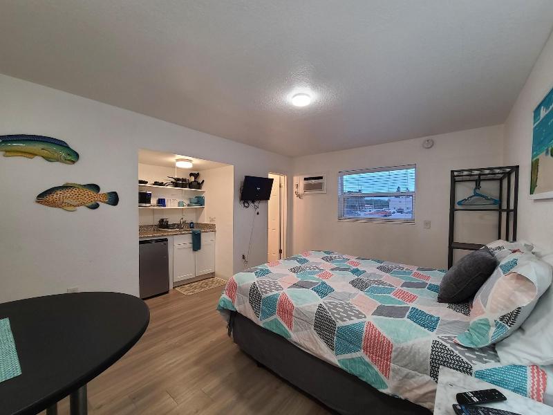 Sun Island Motel - photo 76