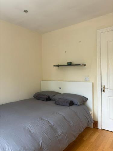 Superb Double Room near Airport 3