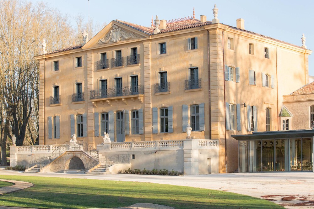 Château de Fonscolombe Relais & Châteaux — 5-Star Luxury Hotel in Le Puy-Sainte-Reparade, France