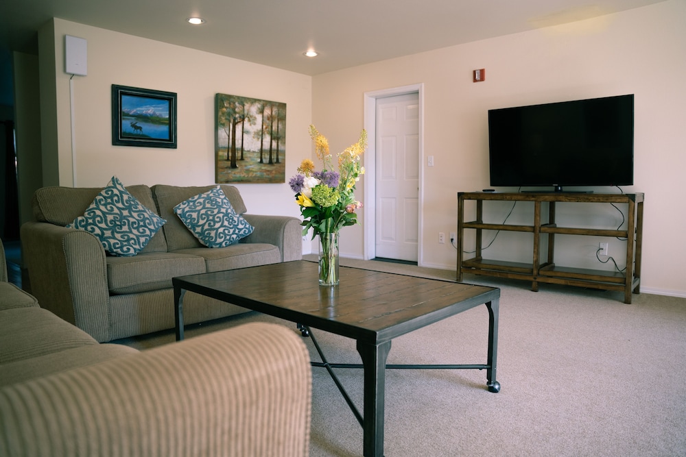 Blue Elk Inn - photo 43