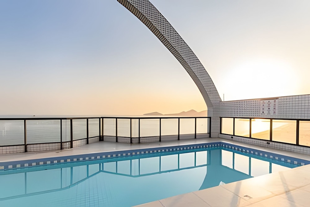 ARK Houses Flat Beira Mar com Piscina — 4-Star Luxury Hotel in Santos, Brasil
