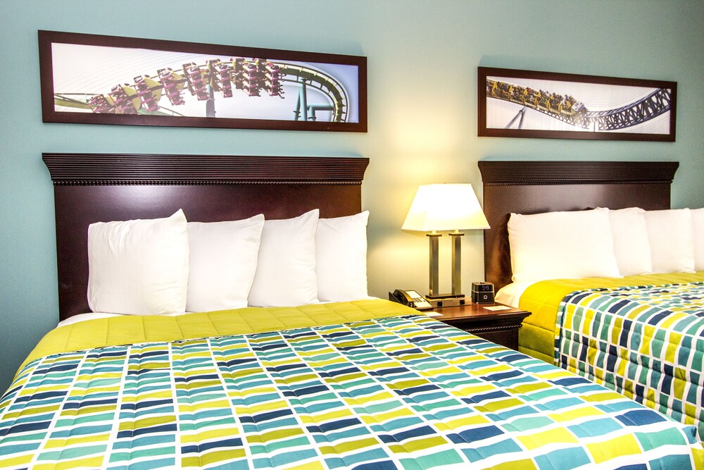 Cedar Point's Express Hotel - photo 11