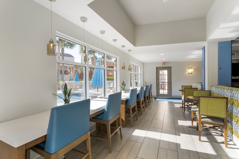Holiday Inn Express Hotel & Suites The Villages by IHG - photo 68