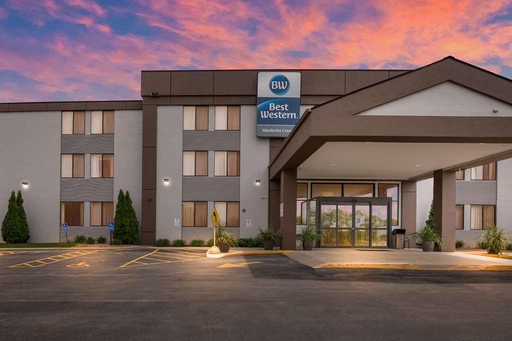 Best Western Waukesha Grand - photo 11