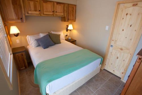Catherine's Landing RV Resort - photo 5