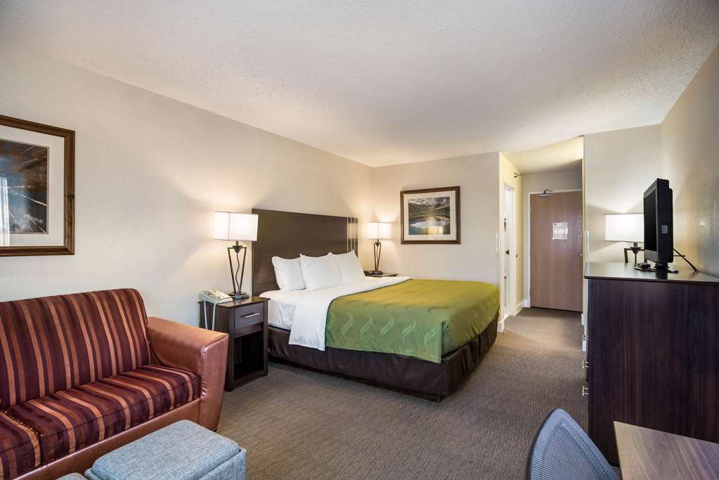 Quality Inn & Suites Pueblo West - photo 8