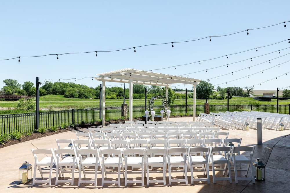 Courtyard by Marriott Omaha Bellevue Beardmore Event Center - photo 33