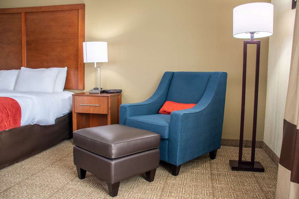 Comfort Inn Dickson - photo 12