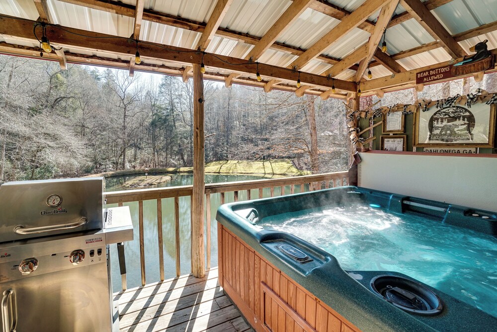 Secluded Family Retreat in Dahlonega with Hot Tub in Dahlonega, United States