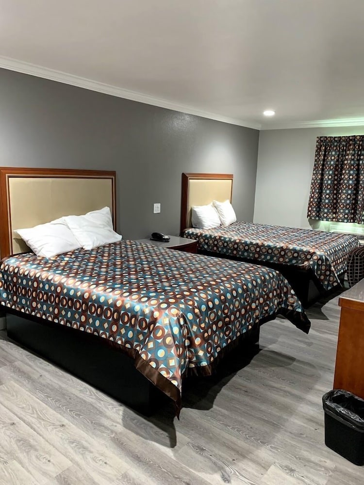 La Puente Inn Motel - photo 20