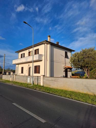 Casa vacanze Rosa Bianca a Vada — 4-Star Luxury Hotel in Rosignano Marittimo, Italy