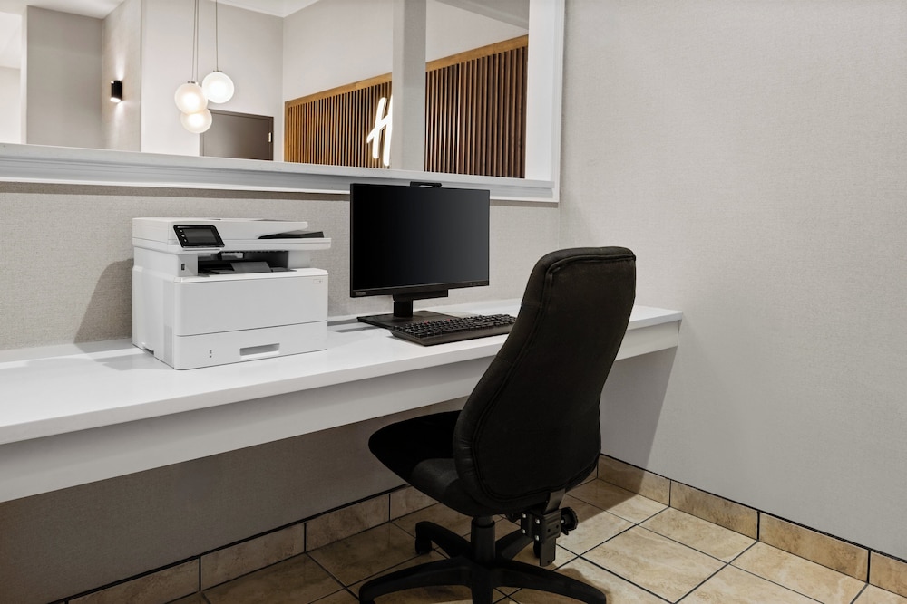 Holiday Inn & Suites Albuquerque Airport by IHG - photo 29