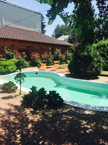 Alfrédó Delux Apartman Nyíregyháza Sóstófürdő — 4-Star Luxury Hotel in Nyiregyhaza, Hungary