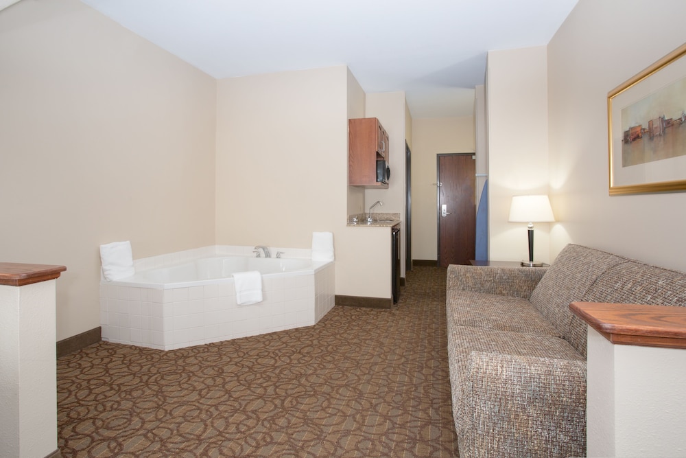 Holiday Inn Express Hotel & Suites Concordia by IHG - photo 4