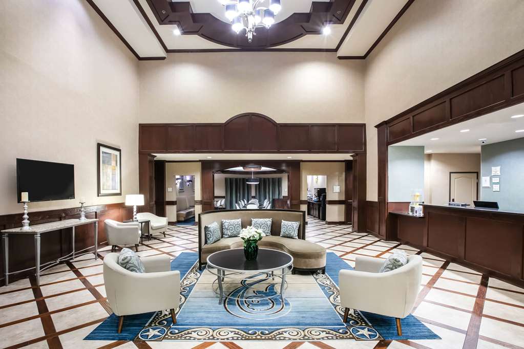 La Quinta Inn & Suites by Wyndham DFW Airport West Euless - photo 12