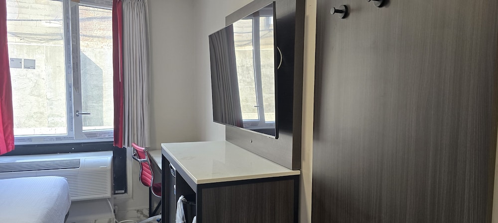 Ramada by Wyndham Brooklyn Empire Blvd - photo 11