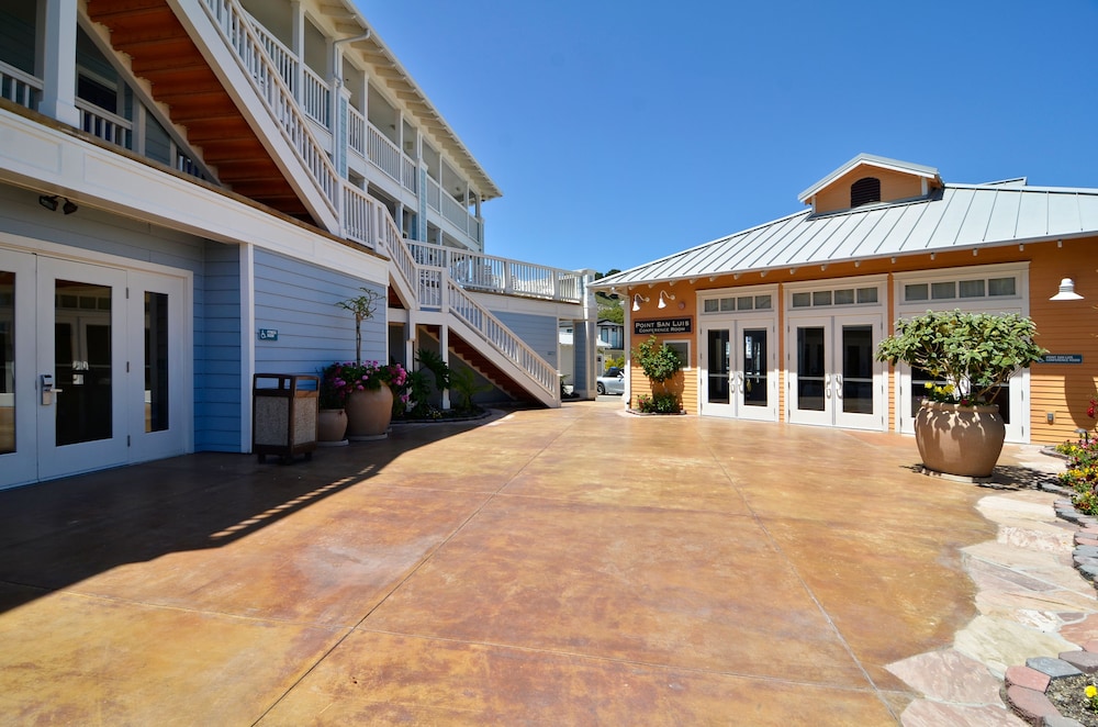 Avila Lighthouse Suites - photo 41