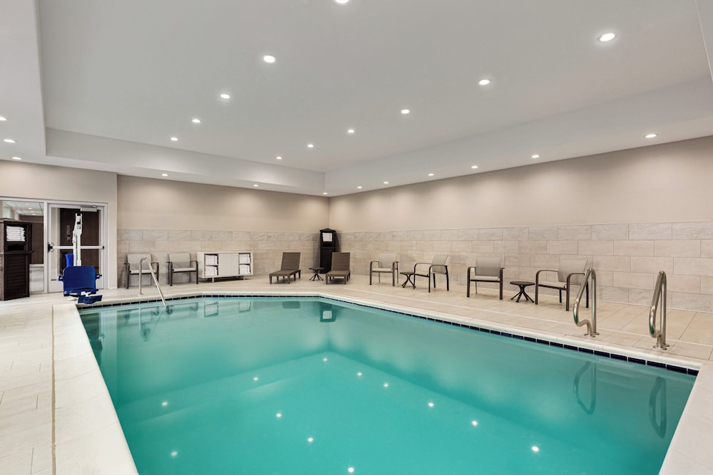 Holiday Inn Express & Suites Hayward Castro Valley by IHG - photo 21