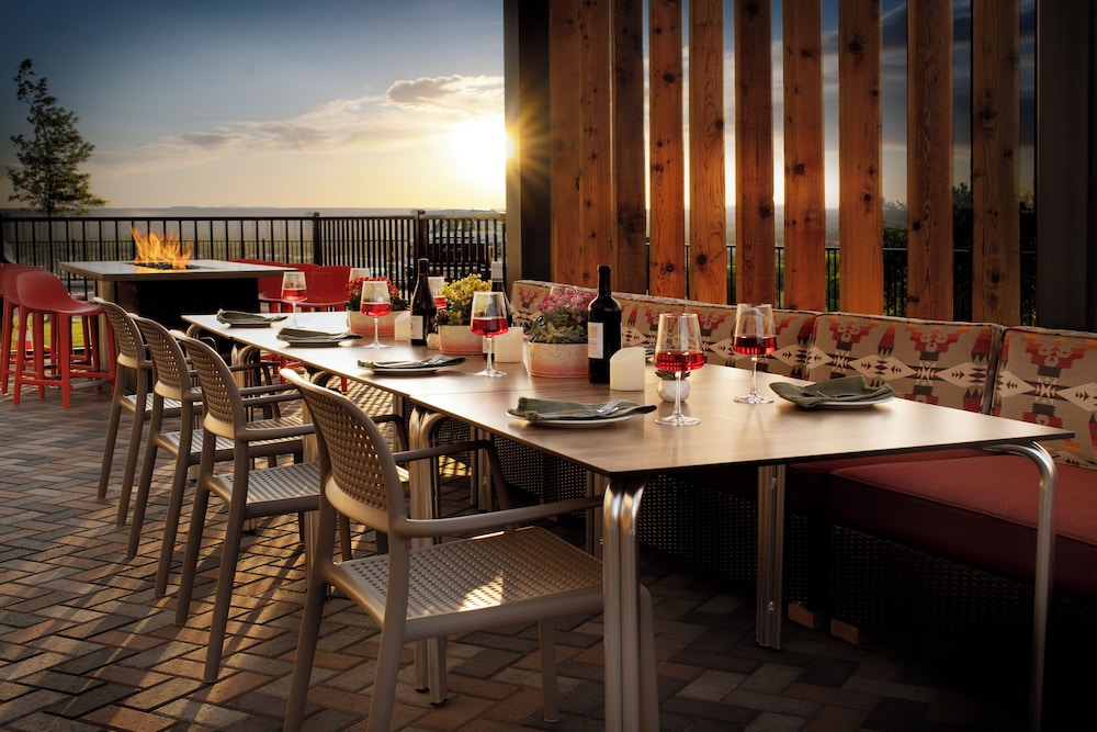 Home2 Suites by Hilton Albuquerque Airport - photo 32