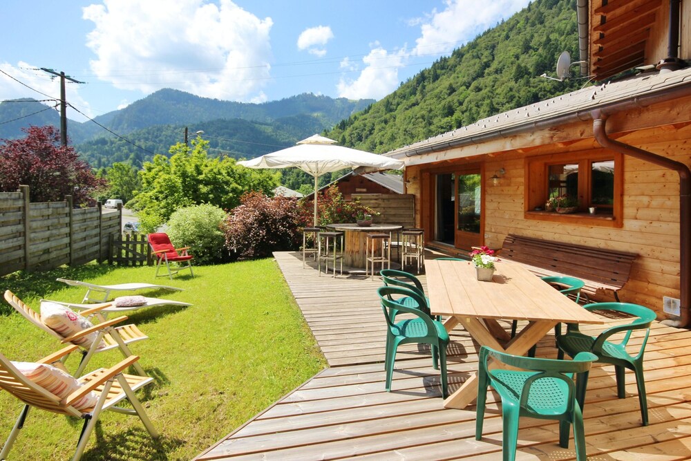 Chalet With 6 Bedrooms in Saint jean d'aulps With Wonderful Mountain View Enclosed Garden and Wifi 3 km From the Slopes — 4-Star Luxury Hotel in Saint-Jean-D'aulps, France