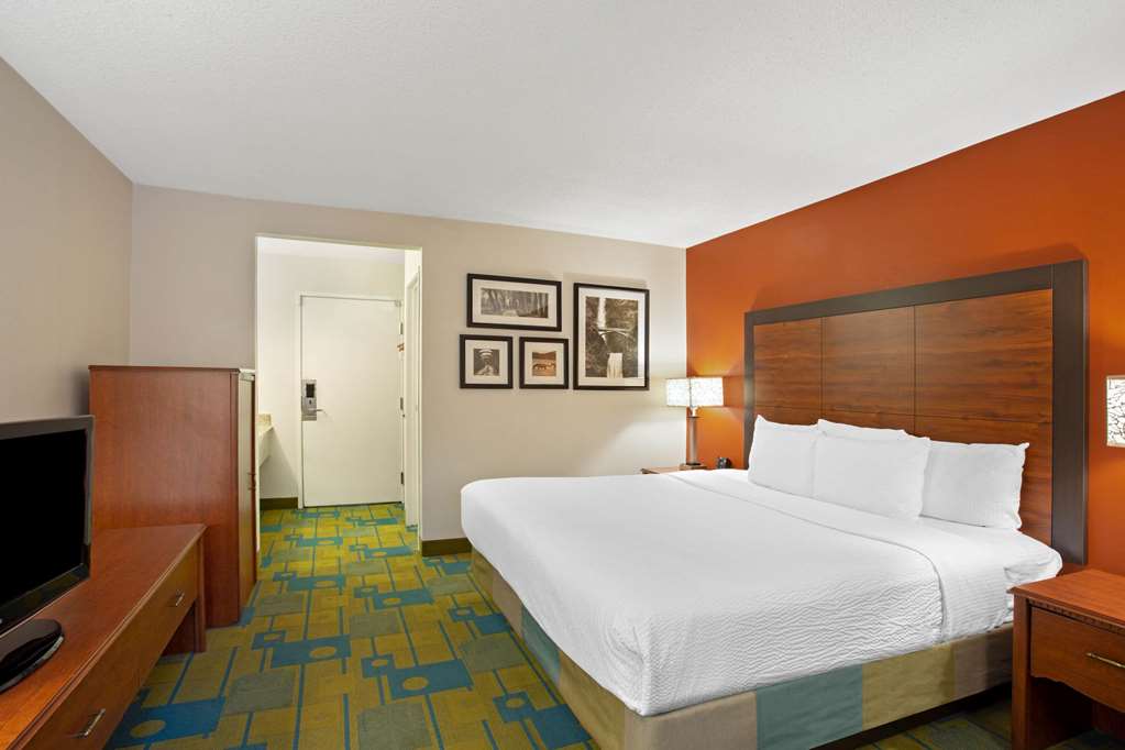 La Quinta Inn by Wyndham Auburn Worcester - photo 19