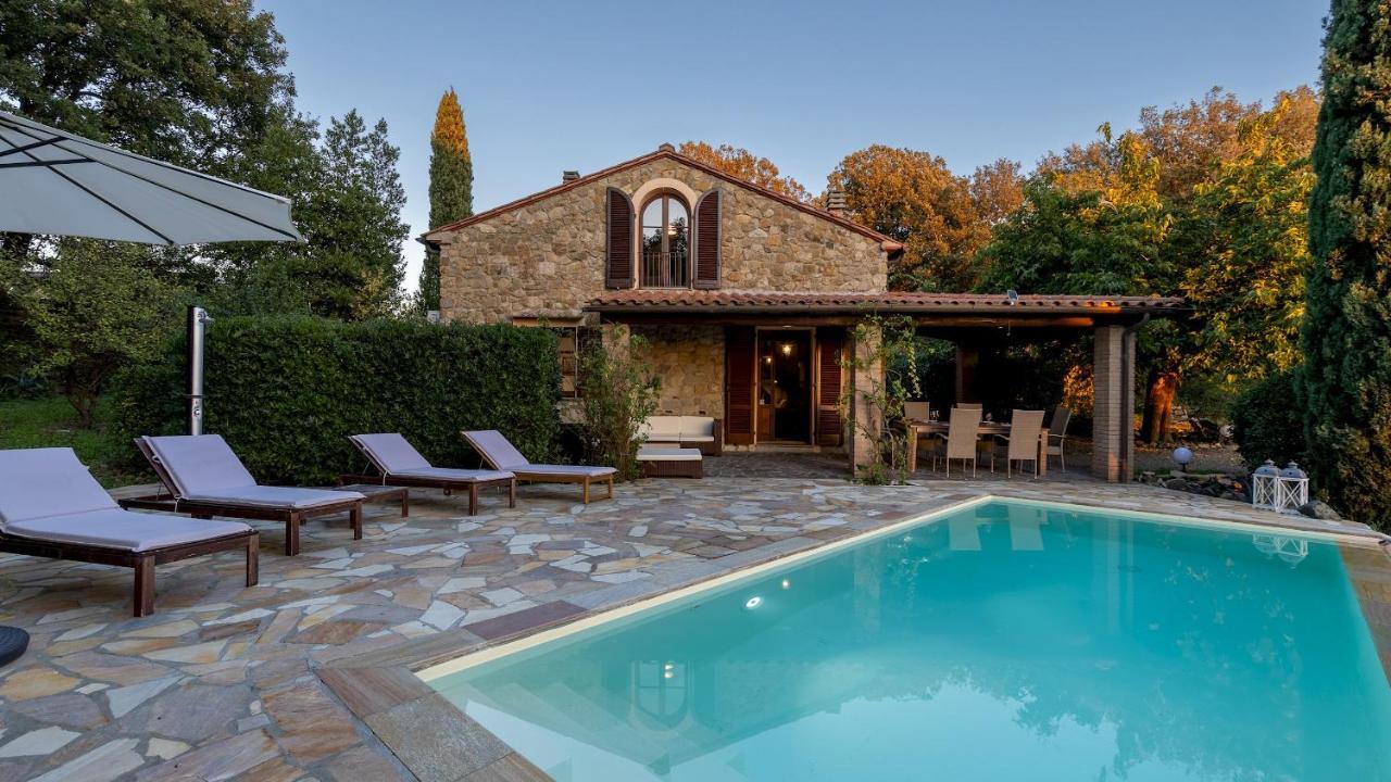 La Nula 4 Emma Villas — 4-Star Luxury Hotel in Santa Luce, Italy
