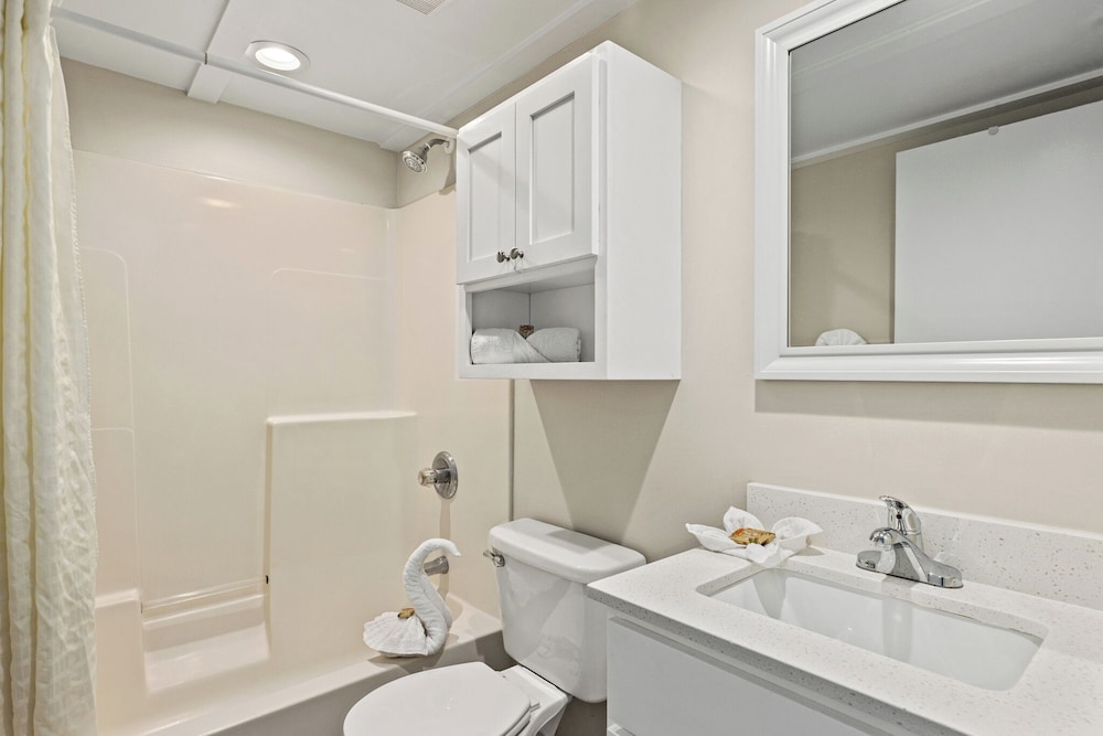 Sandpiper Beacon Beach Resort - photo 406