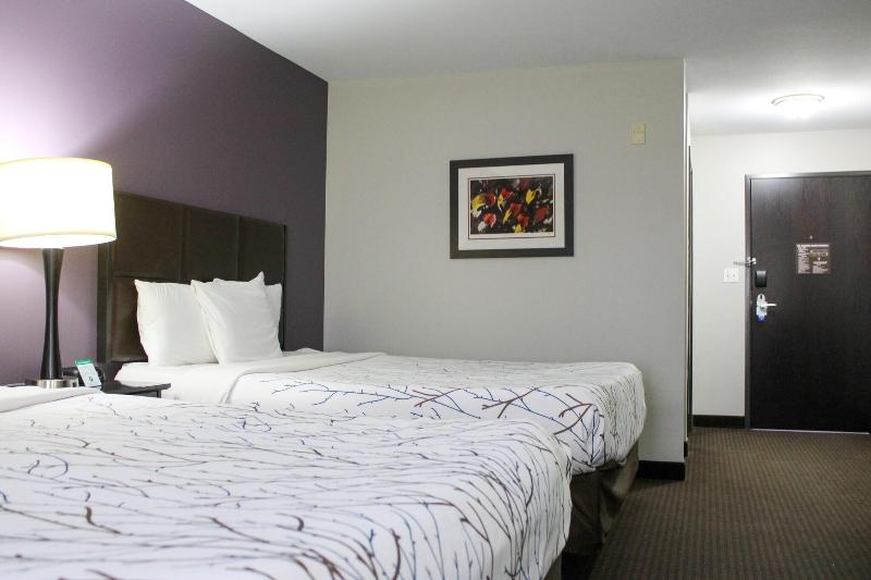 Parkwood Inn & Suites - photo 36