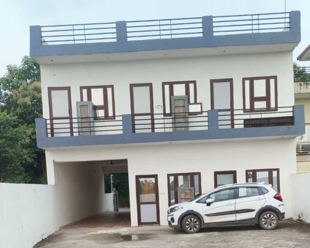 Hotel The Divine Punjabi Tadka in Panchkula, India