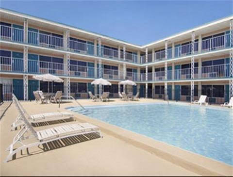 Days Inn Hotel and Suites — hotel in Tarpon Springs