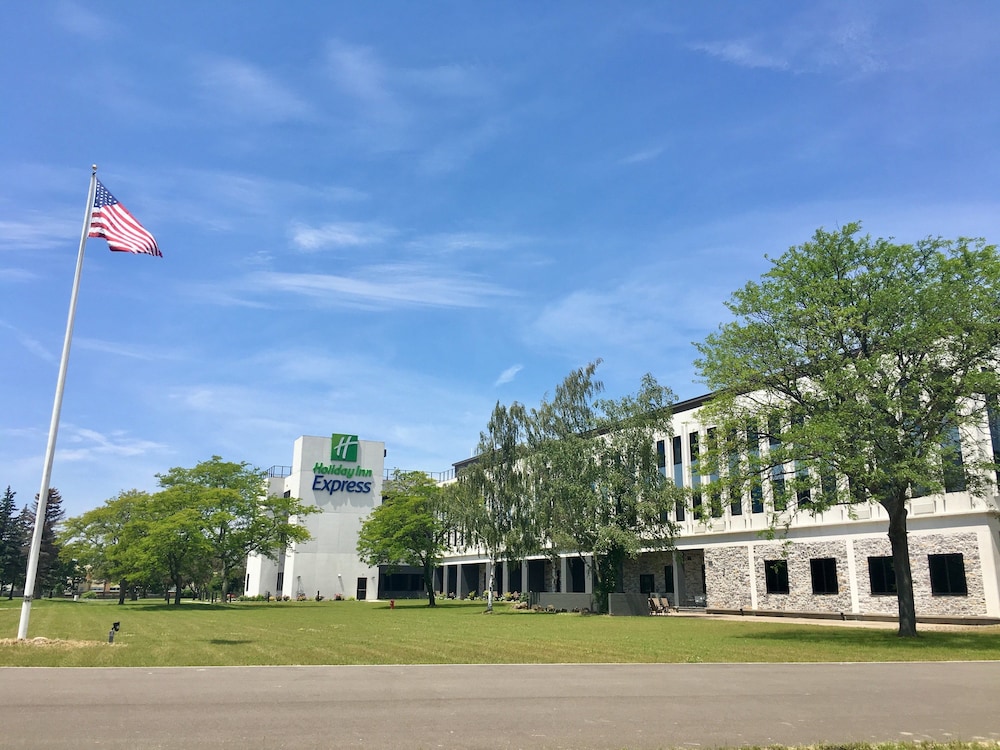 Holiday Inn Express Grand Island Niagara Falls by IHG - photo 55