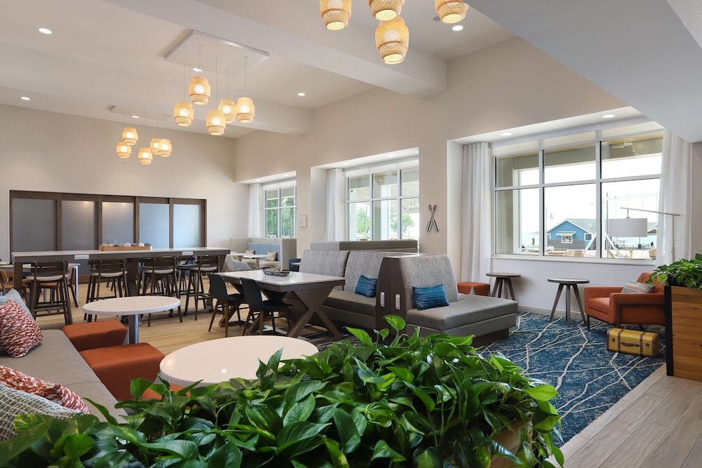 Hampton Inn & Suites Manistee Waterfront - photo 36